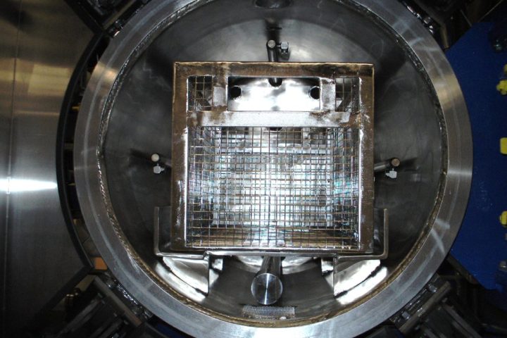 Maximize Cleaning Efficiency With The Right Degreasing Machines Features